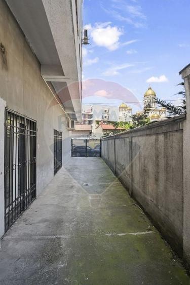 Spațiu comercial, de 140.30000305176 mp, în Centrul Civic