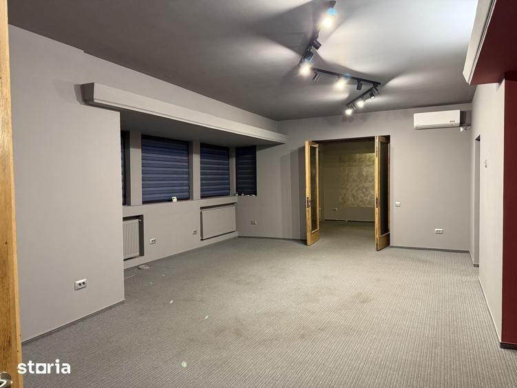 Apartament cu 3 camere în Piața Centrală
