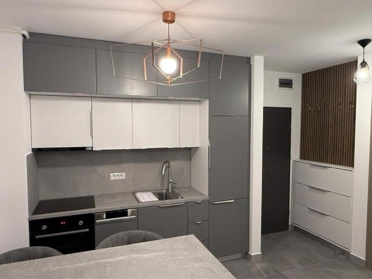 Apartament cu 2 camere semidecomandat, mobilat în UTA