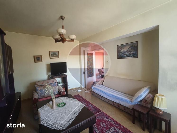 Apartament cu 3 camere decomandat în Central