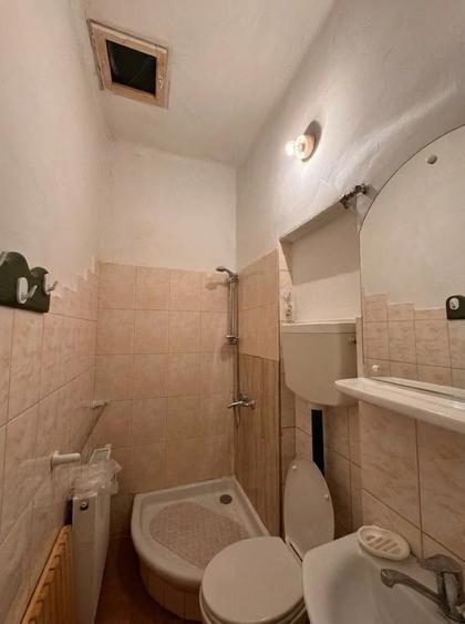Casă cu 4 camere cu Teren 500 Mp în Central
