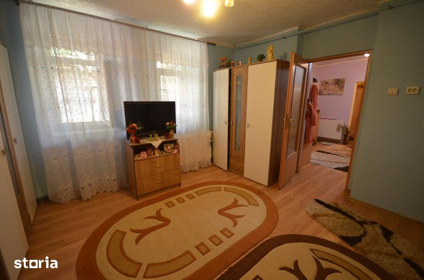 Casă cu 4 camere cu Teren 600 Mp în Andronache