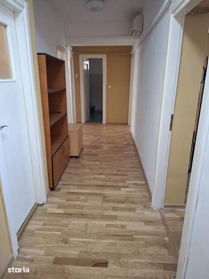 Apartament cu 4 camere în Central