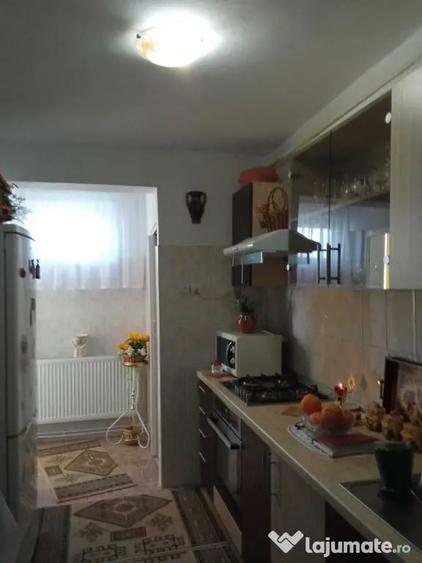 Apartament cu 2 camere decomandat în Micro 18