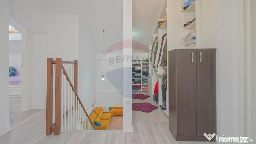 Apartament cu 4 camere semidecomandat în Central