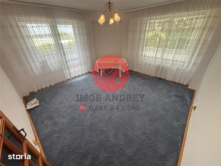 Apartament cu 4 camere decomandat în E3