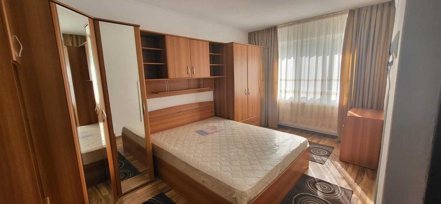 Apartament cu 3 camere decomandat în Vest