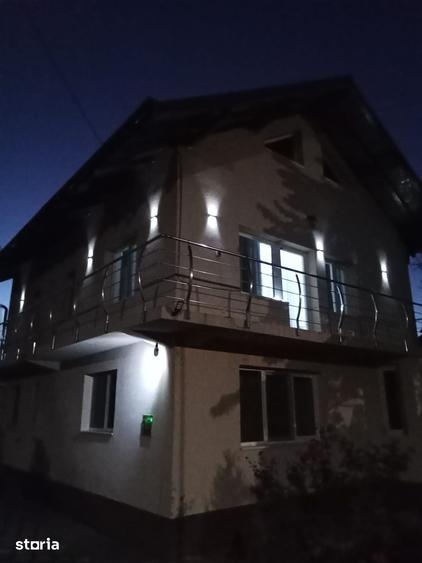 Casă cu 5 camere cu Teren 1302 Mp în Schitu Golești