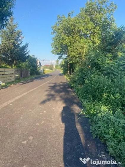 Teren de 1500 mp, în Petrești