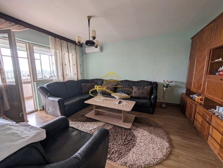 Apartament cu 3 camere decomandat în 9 Mai