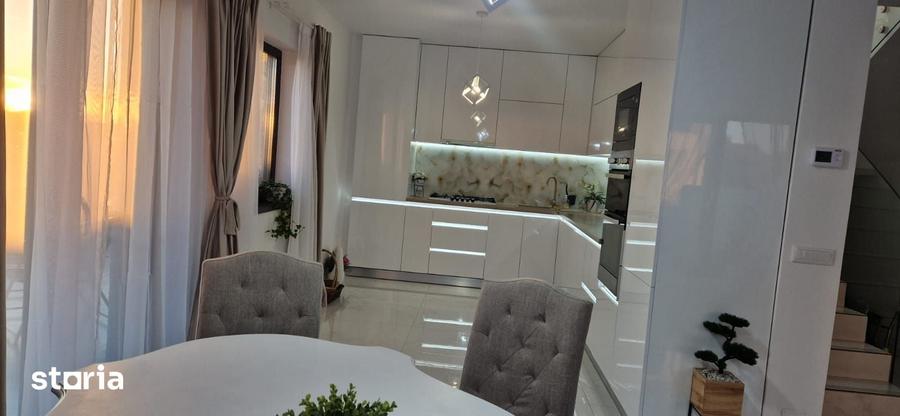 Casă cu 4 camere cu Teren 436 Mp în Domnești