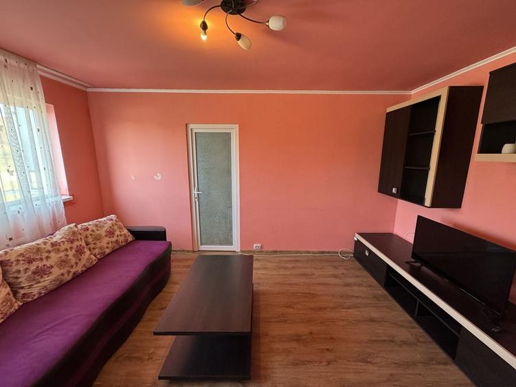 Apartament cu 2 camere semidecomandat, mobilat în Filipeștii de Pădure