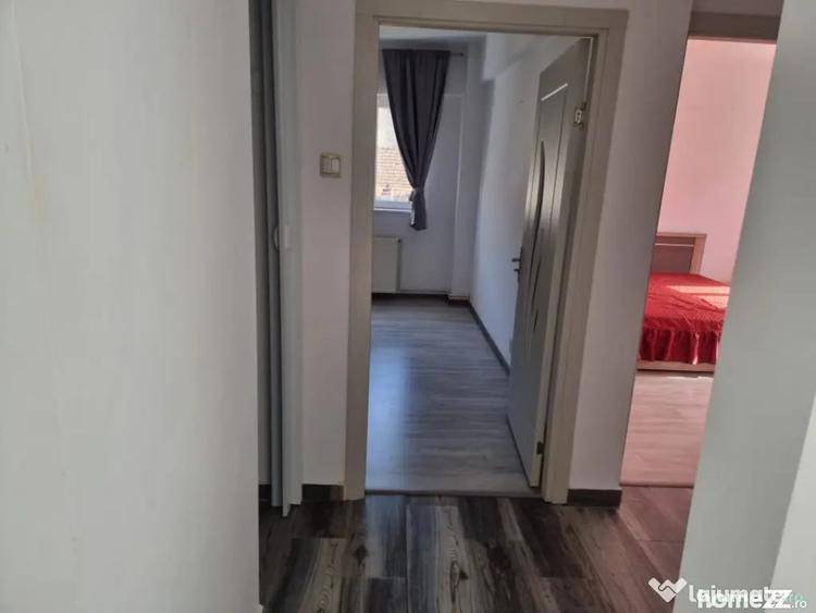 Apartament cu 3 camere semidecomandat în Central