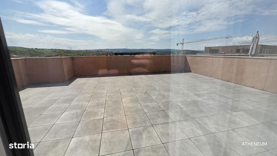Apartament cu 3 camere în Ciurea