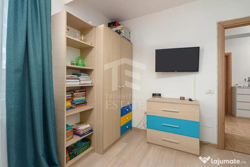 Apartament cu 3 camere decomandat în Titan