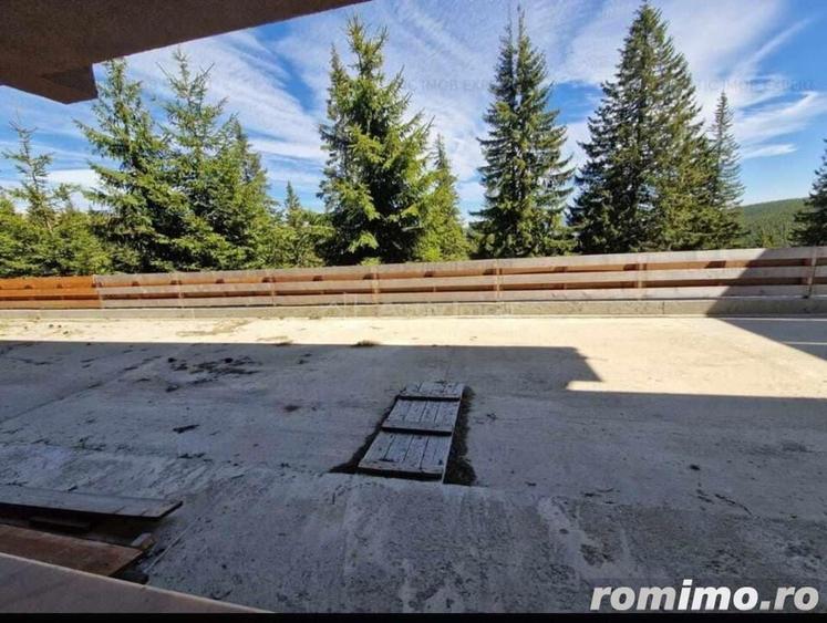 Casă cu 12 camere cu Teren 1000 Mp în Români