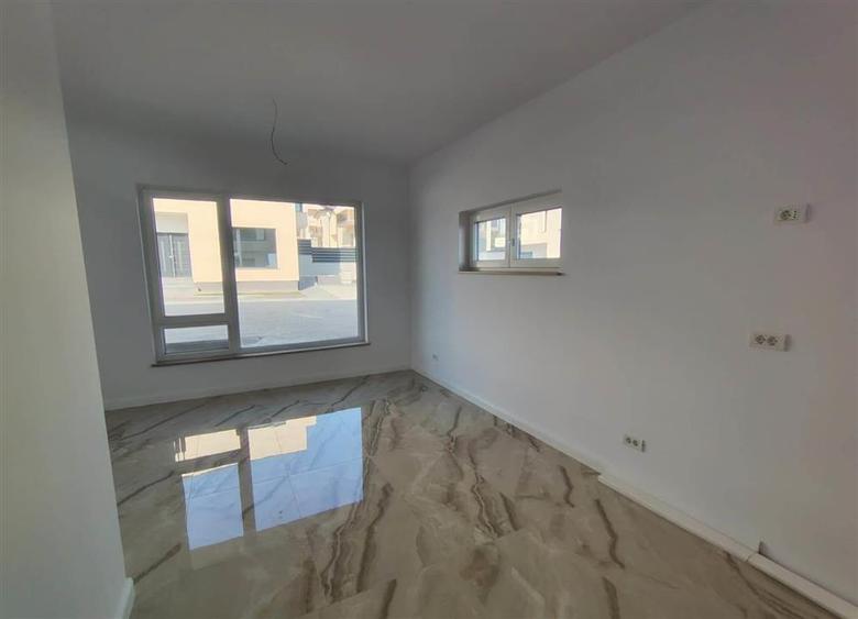 Casă individuală cu 4 camere cu Canalizare în Burdujeni