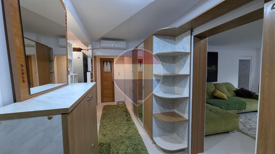 Apartament cu 3 camere decomandat, mobilat în P-ța Alba Iulia