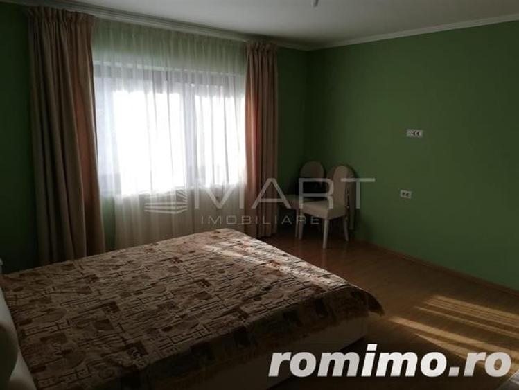Casă cu 9 camere cu Teren 1545 Mp în Cristian