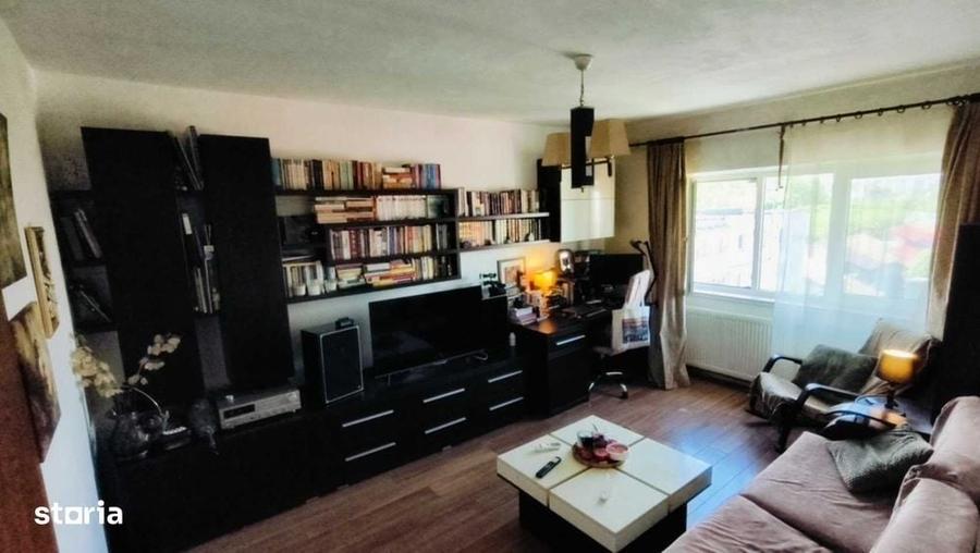 Apartament cu 3 camere decomandat în Frumoasa