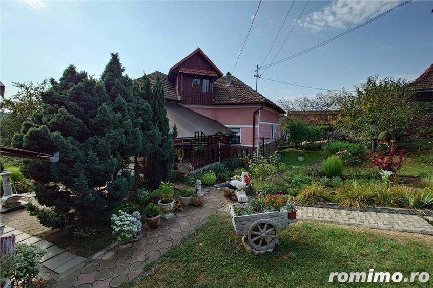 Casă cu 3 camere cu Teren 1430 Mp în Vest