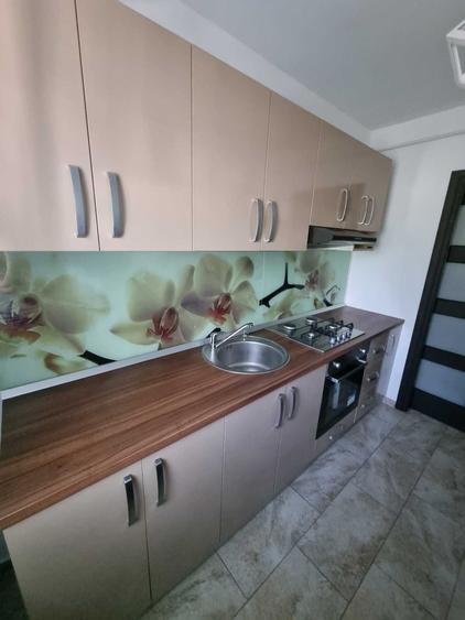 Apartament cu 2 camere semidecomandat în Primăverii