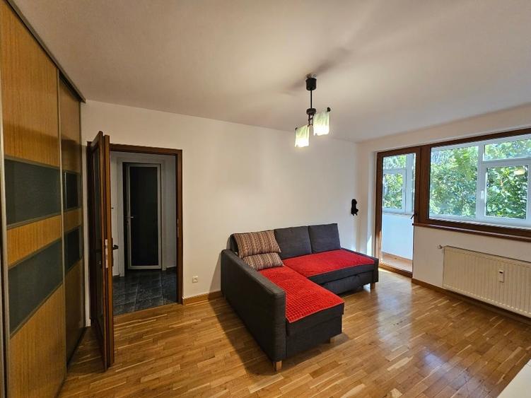 Apartament cu 2 camere semidecomandat, mobilat în Ștefan cel Mare