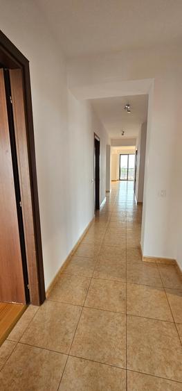 Apartament cu 4 camere decomandat, mobilat în Barbu Văcărescu