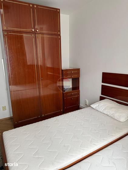 Apartament cu 3 camere decomandat în Astra