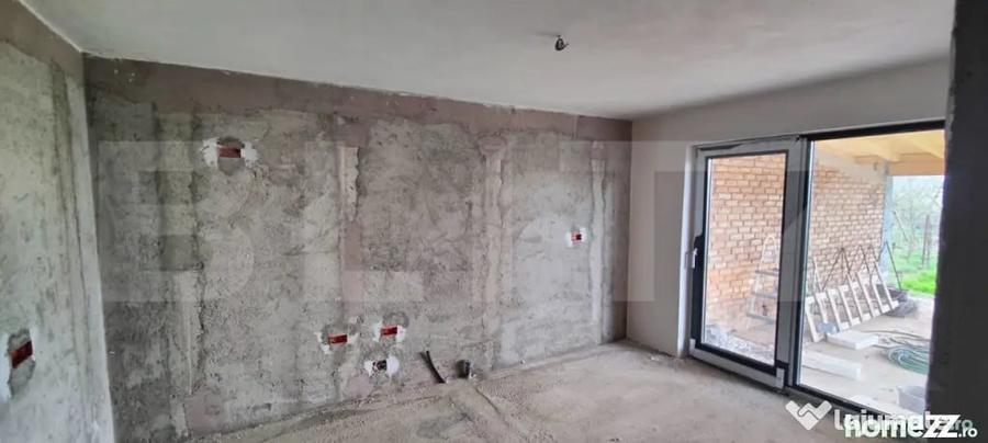 Casă cu 15 camere cu Teren 1000 Mp în Dumbrava