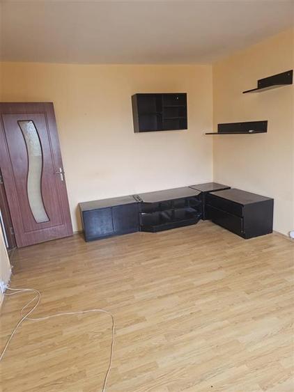 Apartament cu 2 camere semidecomandat în Mircea cel Bătrân