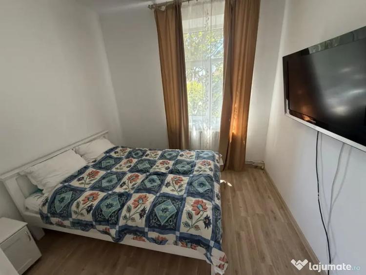 Apartament cu 3 camere semidecomandat în Central