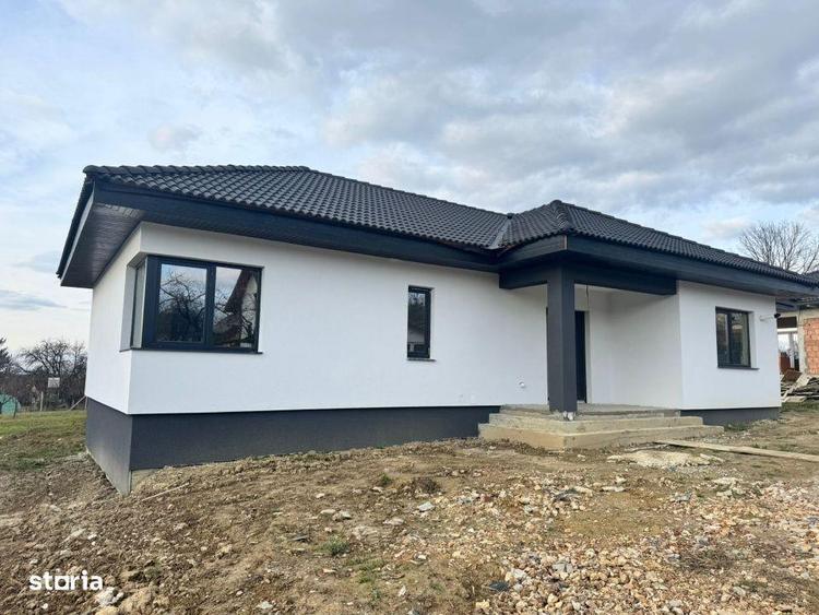Casă cu 4 camere cu Teren 812 Mp în Groși
