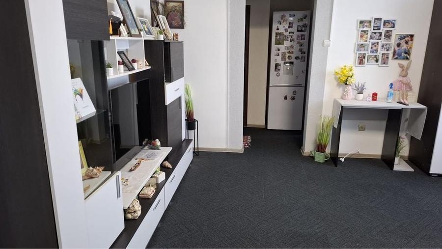 Apartament cu 2 camere semidecomandat în Onești