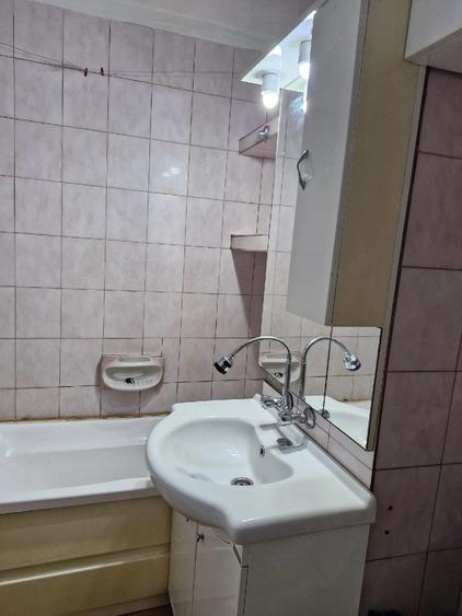 Apartament cu 2 camere decomandat în Girocului