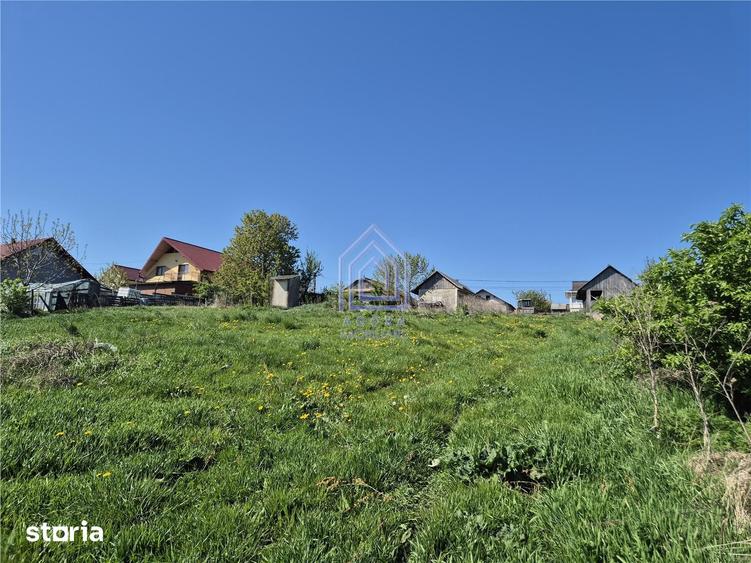 Teren de 1950 mp, în Moara