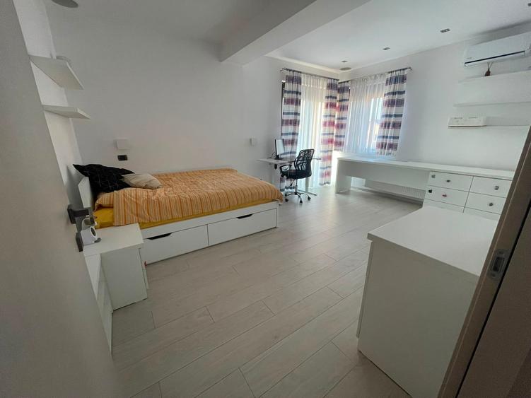 Casă individuală cu 4 camere cu Teren 500 Mp în Exterior Est