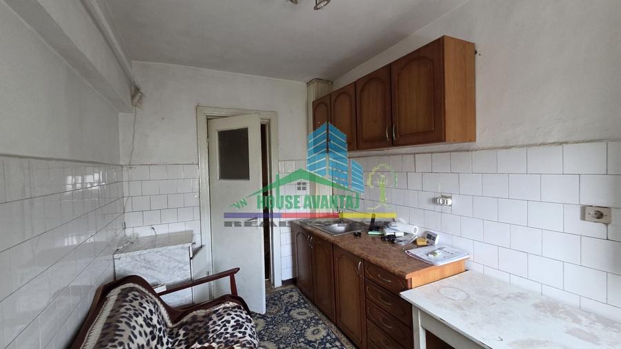 Apartament cu 3 camere decomandat, mobilat în Ultracentral