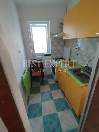Apartament cu 2 camere decomandat în Baba Novac