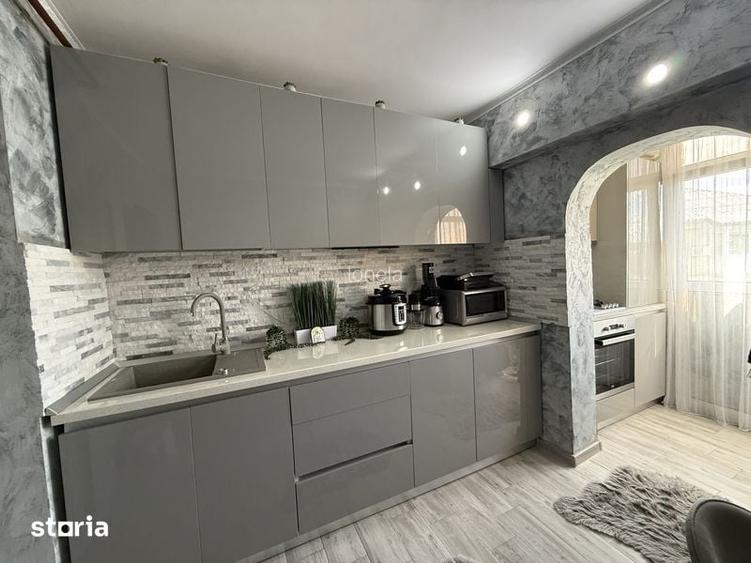 Vand apartament zona 800