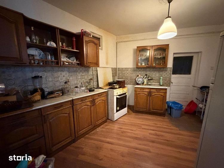 Casă cu 6 camere cu Teren 190 Mp în Ferentari