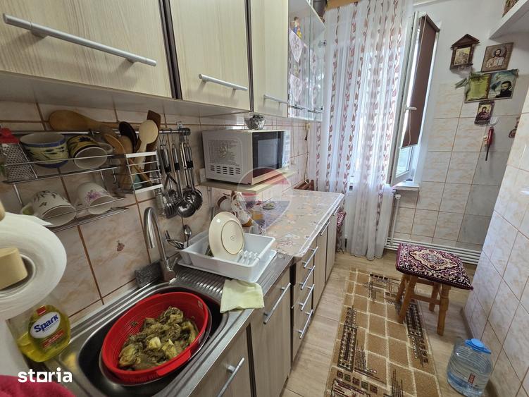 Apartament cu 3 camere decomandat în Sud