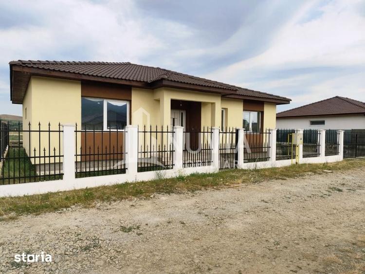 Casă cu 4 camere cu Teren 500 Mp în Micești