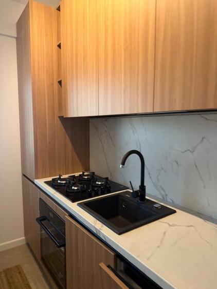 Apartament cu 3 camere decomandat, mobilat în Galata