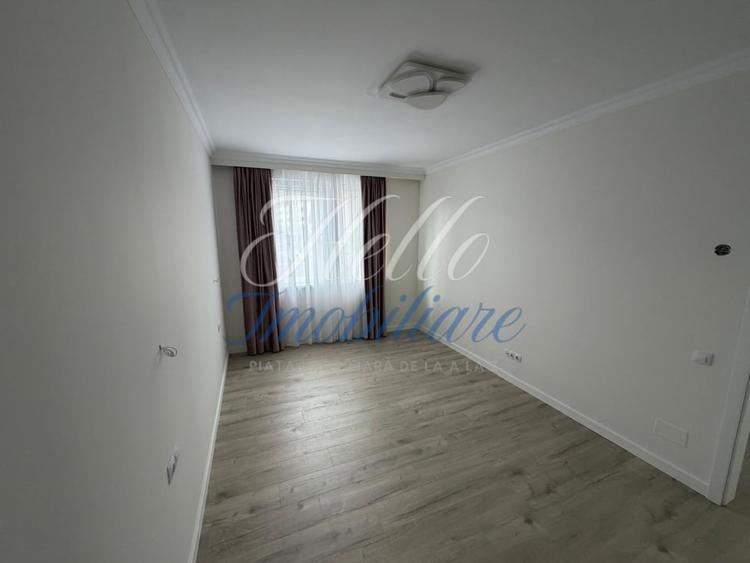 Apartament cu 4 camere decomandat în Florești