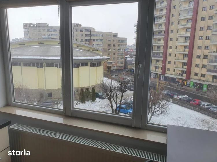 Garsonieră decomandată în Județean