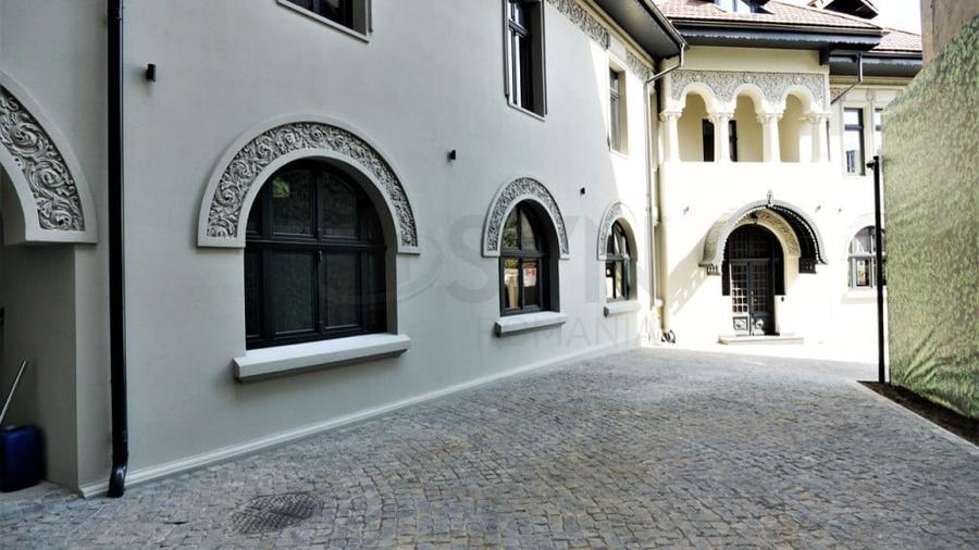 Casă cu 5 camere cu Teren 474 Mp în Lahovari