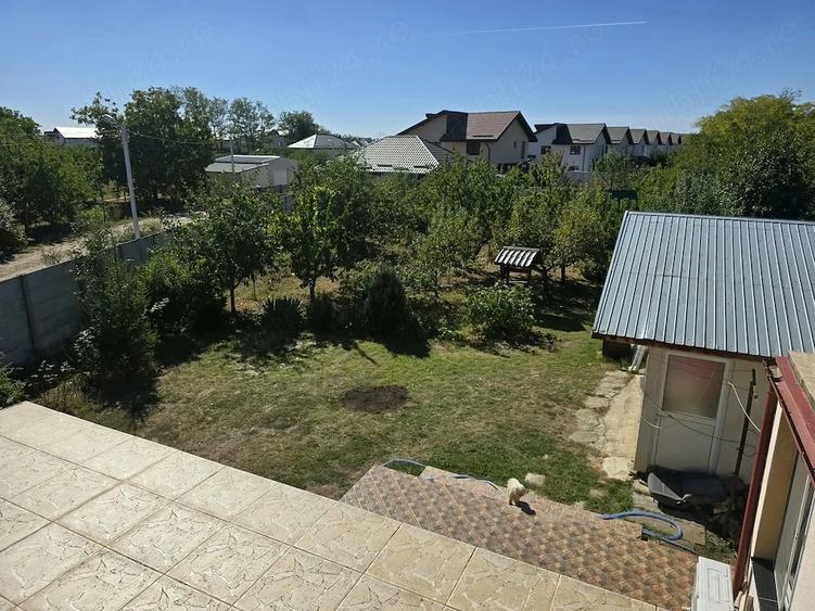 Casă cu 6 camere cu Teren 1300 Mp în Săbăreni