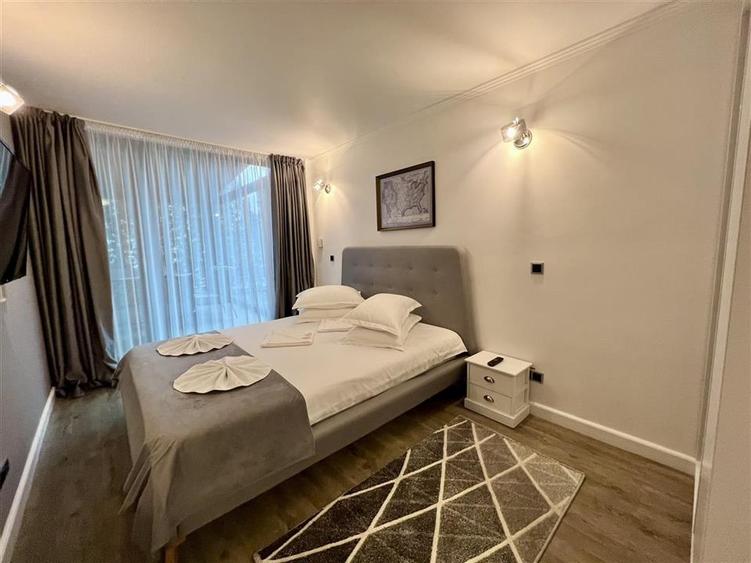 Apartament cu 4 camere decomandat, mobilat în Poiana Brașov
