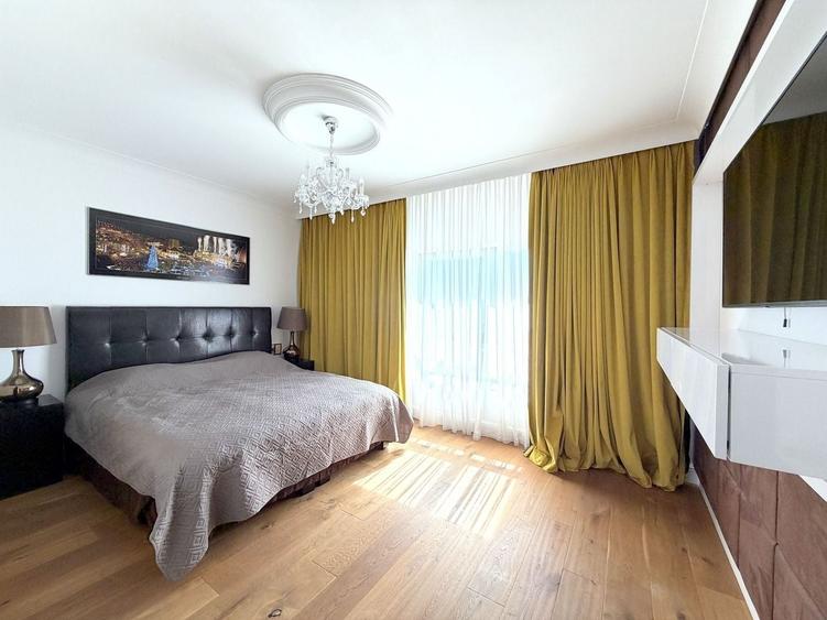Apartament cu 4 camere decomandat, mobilat în Tei